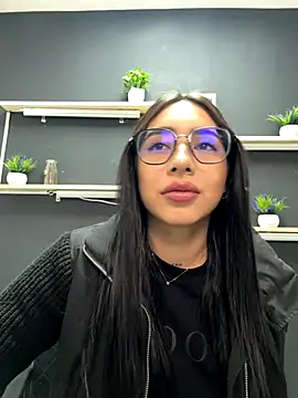 isabella jade online show from November 26, 2025, 10:32 pm