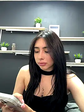 isabella jade online show from December 2, 2025, 5:36 pm