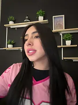 Snapshot of isabella_jade chatting on February 23, 2026, 10:43 pm isabella jade online show from February 23, 2026, 10:43 pm