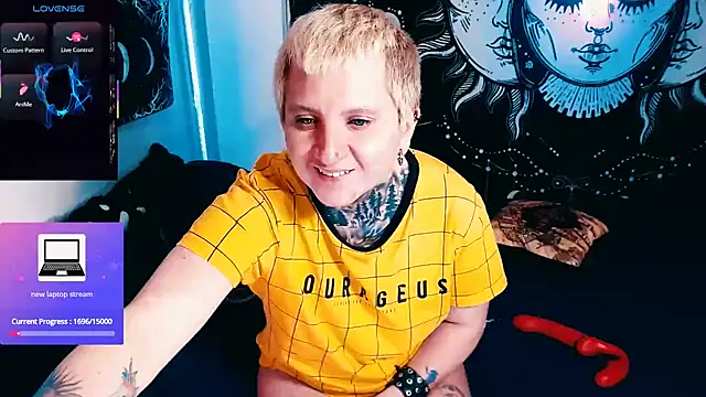 Marieblueeyes online show from February 17, 2026, 10:51 pm