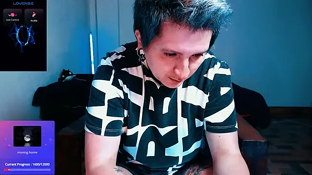 Marieblueeyes online show from March 28, 2026, 5:14 pm