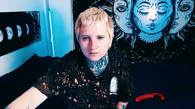 Marieblueeyes online show from February 16, 2026, 1:37 am