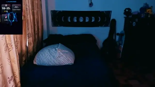 Marieblueeyes online show from October 26, 2025, 9:26 pm