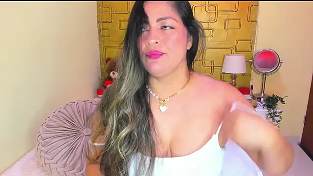 Snapshot of Julia_Haye chatting on March 3, 2026, 4:52 am Julia Haye online show from March 3, 2026, 4:52 am