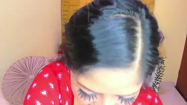 Julia Haye online show from April 10, 2026, 4:52 am