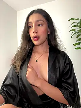 SelenaStone online show from September 17, 2025, 9:50 pm