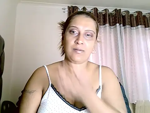 eroticbeauty37 online show from February 3, 2026, 5:38 am