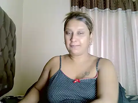 eroticbeauty37 online show from July 17, 2026, 9:39 am