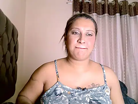 eroticbeauty37 online show from July 16, 2026, 1:52 pm