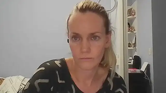 Annylove1 online show from February 11, 2026, 12:10 am