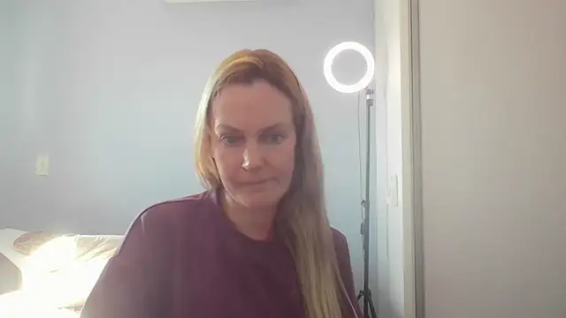 Annylove1 online show from July 28, 2026, 4:50 pm