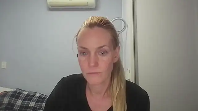 Annylove1 online show from May 11, 2026, 12:12 am