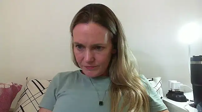 Snapshot of Annylove1 chatting on March 12, 2025, 2:45 pm Annylove1 online show from March 12, 2025, 2:45 pm