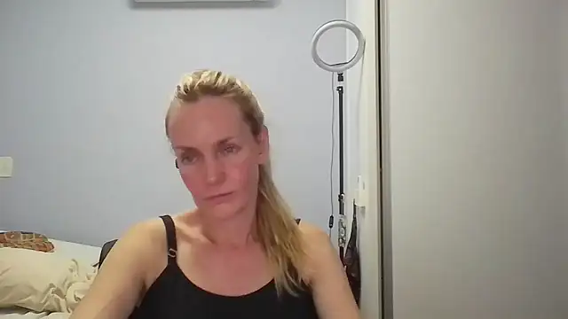 Annylove1 online show from February 16, 2026, 12:09 am