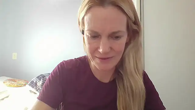 Annylove1 online show from April 3, 2026, 5:08 pm