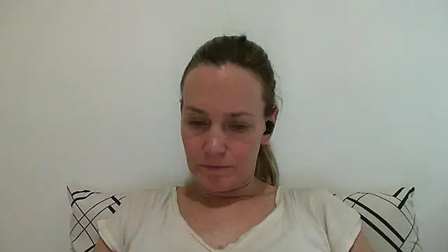 Snapshot of Annylove1 chatting on March 17, 2025, 9:46 pm Annylove1 online show from March 17, 2025, 9:46 pm