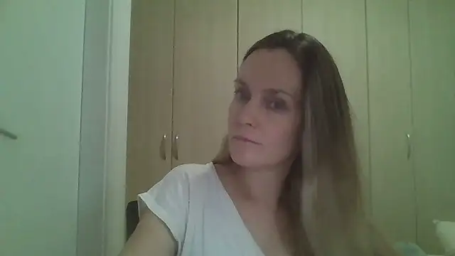 Snapshot of Annylove1 chatting on March 21, 2025, 9:01 pm Annylove1 online show from March 21, 2025, 9:01 pm