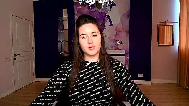 Roxie Bradley online show from March 15, 2025, 8:15 am