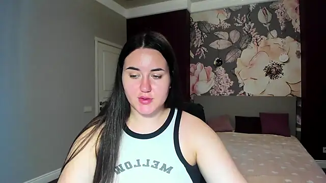 Roxie Bradley online show from September 18, 2025, 5:43 am