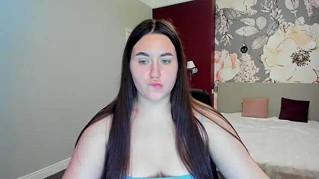 Roxie Bradley online show from November 18, 2025, 7:11 am