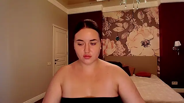 Roxie Bradley online show from September 24, 2025, 5:47 am