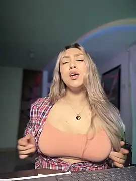 Im sophiie online show from October 28, 2025, 6:34 am