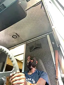 SlxmXBlxck online show from October 8, 2025, 6:52 pm