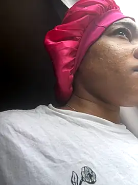  yisela  online show from November 21, 2025, 3:33 pm