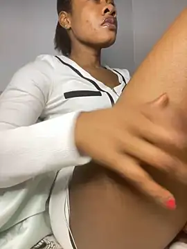  yisela  online show from March 19, 2026, 12:21 am