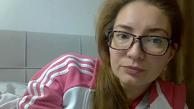 Ashleyspice online show from October 21, 2025, 8:03 am