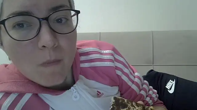 Ashleyspice online show from December 18, 2025, 7:13 am