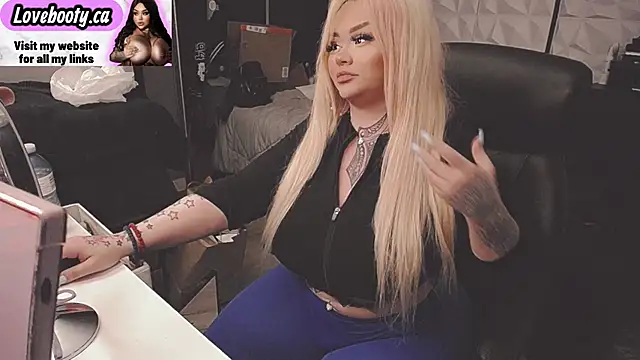 Snapshot of sheylagoddess11 chatting on December 19, 2025, 10:28 am sheylagoddess11 online show from December 19, 2025, 10:28 am