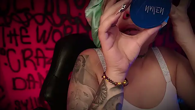 Laura takint online show from February 14, 2025, 4:09 pm