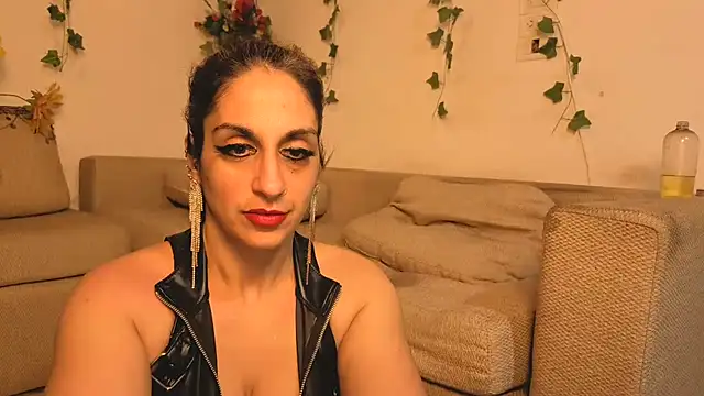 Bellydancerhot online show from June 24, 2026, 11:02 pm