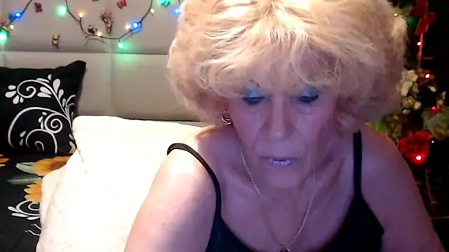 Snapshot of HappyWomanOn chatting on May 25, 2026, 9:08 am HappyWomanOn online show from May 25, 2026, 9:08 am