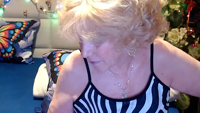 Snapshot of HappyWomanOn chatting on May 9, 2026, 9:29 pm HappyWomanOn online show from May 9, 2026, 9:29 pm