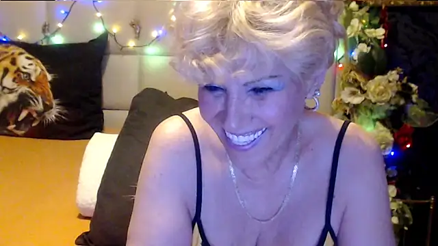 HappyWomanOn online show from October 21, 2025, 8:58 am