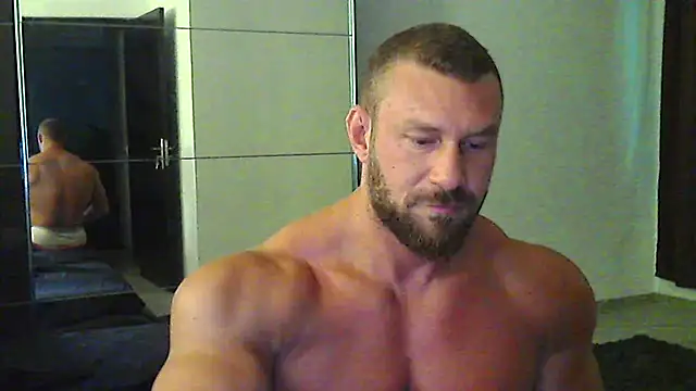muscularkevin online show from July 11, 2026, 3:29 am