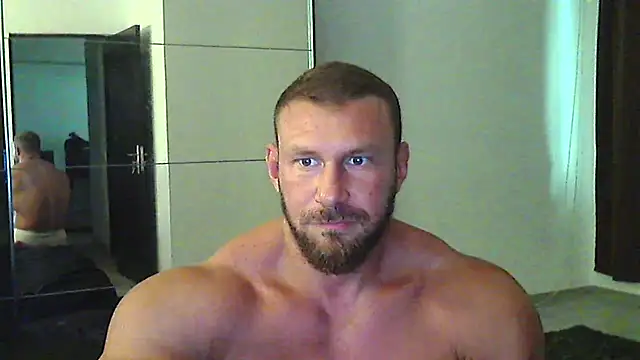 muscularkevin online show from July 30, 2026, 1:10 pm