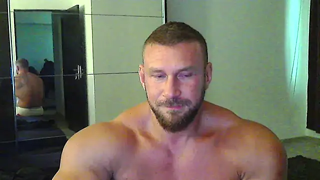 muscularkevin online show from July 3, 2026, 1:28 pm