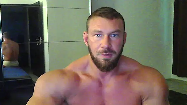 muscularkevin online show from July 17, 2026, 3:26 am