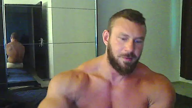muscularkevin online show from June 30, 2026, 3:28 am