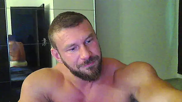 muscularkevin online show from July 12, 2026, 3:29 am
