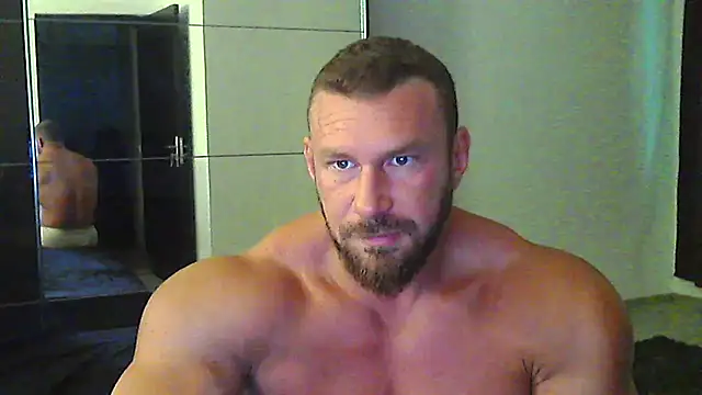 muscularkevin online show from July 10, 2026, 3:39 am