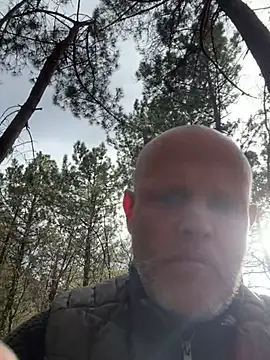 Snapshot of davigochi77bcn chatting on March 3, 2025, 4:15 pm davigochi77bcn online show from March 3, 2025, 4:15 pm