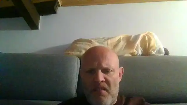 davigochi77bcn online show from February 9, 2026, 7:23 pm