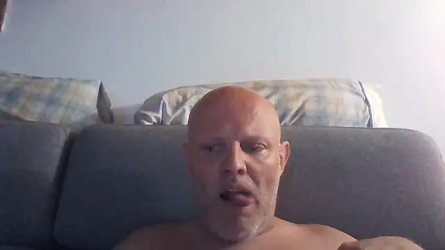 davigochi77bcn online show from August 1, 2026, 7:56 pm