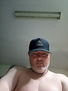 Hotredheadandtoungelasher online show from December 5, 2025, 2:48 pm