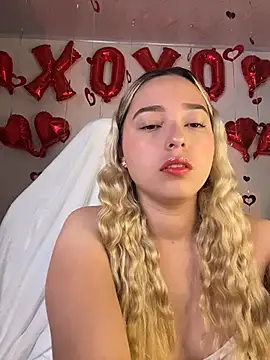 Snapshot of Irisweet_ chatting on February 11, 2026, 10:48 am Irisweet online show from February 11, 2026, 10:48 am