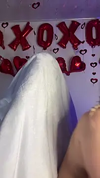 Snapshot of Irisweet_ chatting on February 15, 2026, 4:39 pm Irisweet online show from February 15, 2026, 4:39 pm